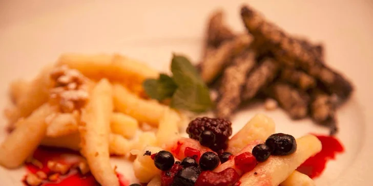 Obedové menu s dezertom a minerálkou v Radničnej Reštaurácii