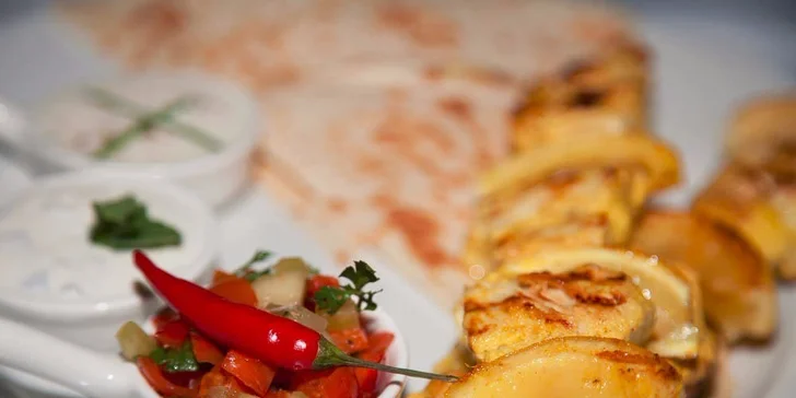 Obedové menu s dezertom a minerálkou v Radničnej Reštaurácii