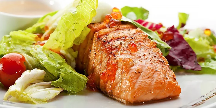Obedové menu s dezertom a minerálkou v Radničnej Reštaurácii