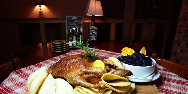 Pečená kačica s oblohou v Daniel's pub & restaurant