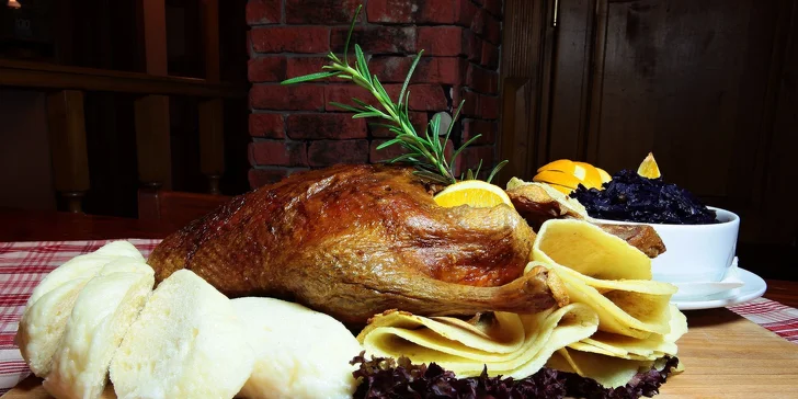 Pečená kačica s oblohou v Daniel's pub & restaurant