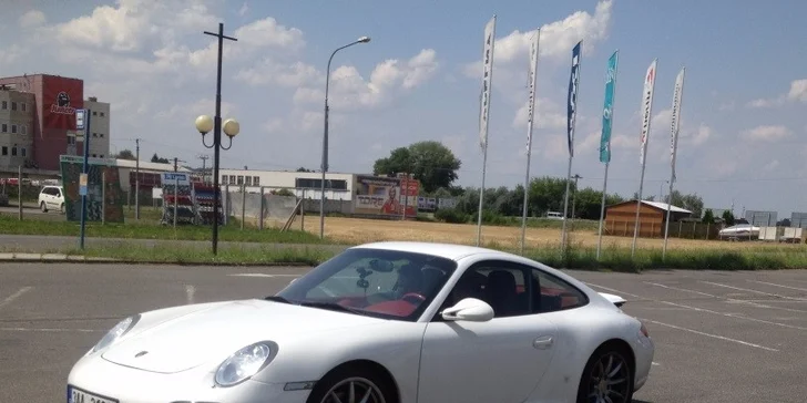 Jazda na BMW, Mitsubishi či Porsche ako vodič alebo spolujazdec