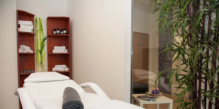 Masáž lávovými kameňmi, bankovanie alebo relaxačná masáž