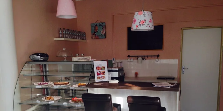 Káva s raw koláčikom alebo celá raw torta