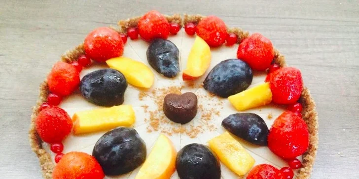 Káva s raw koláčikom alebo celá raw torta