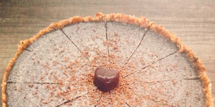 Káva s raw koláčikom alebo celá raw torta