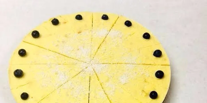 Káva s raw koláčikom alebo celá raw torta