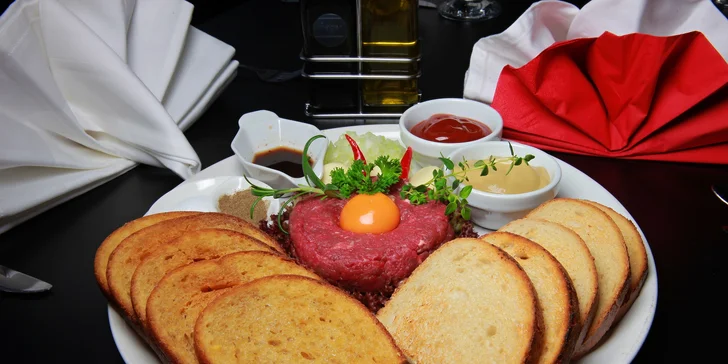 Namixuj si svoj tatarák v PizzaPazza! Hrianky a dve veľké pivá k tomu