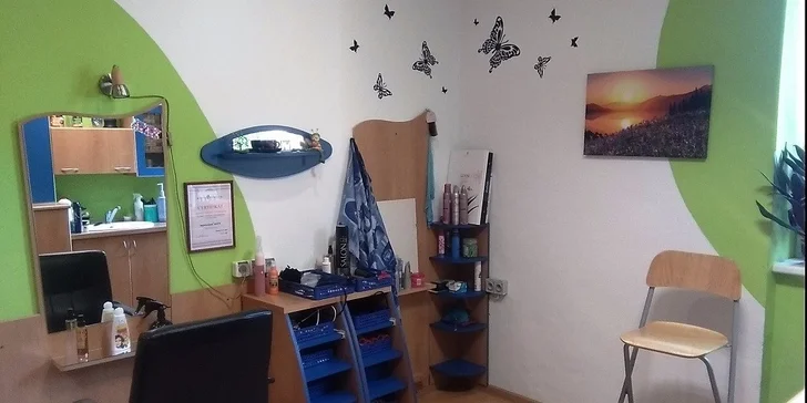 Strih so špeciálnou vlasovou kúrou z placenty alebo trichologické vyšetrenie vlasov