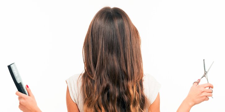 Strih so špeciálnou vlasovou kúrou z placenty alebo trichologické vyšetrenie vlasov