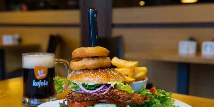 Homemade burger alebo kurací cornburger + hranolčeky + pivo alebo kofola
