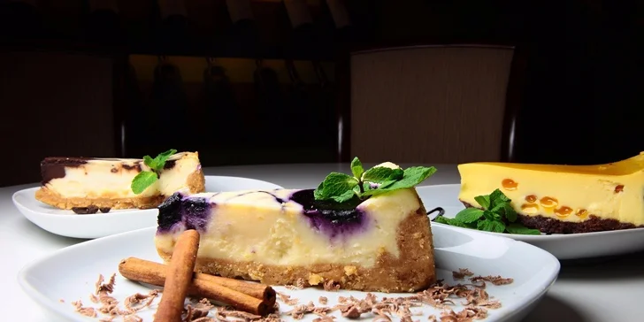 2x chutný cheesecake a káva podľa výberu