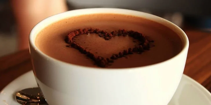 Dve horúce čokolády alebo espresso a Marlenka