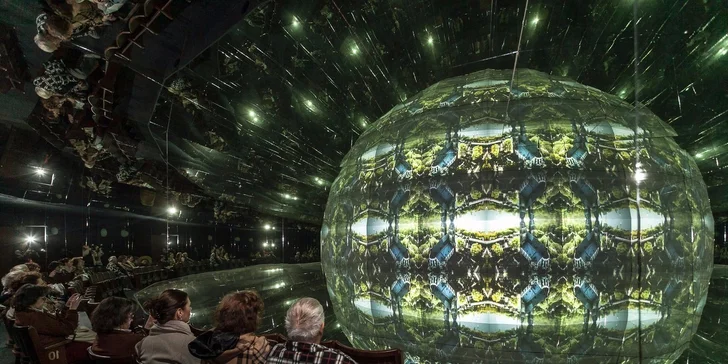Vstupy do Imaginária, zrkadlového labyrintu i kaleidoskopického kina