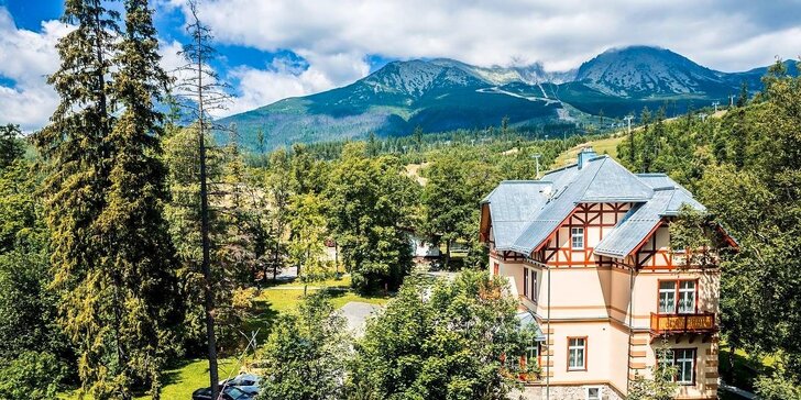 Najluxusnejsia vila v Tatranskej Lomnici priamo pri zjazdovkách. Noblesa, komfort, výnimočnosť a jedinečný zážitok z pobytu