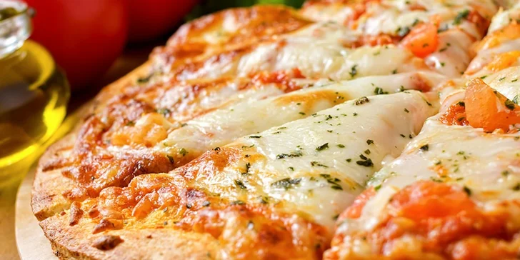 2 veľké pizze podľa výberu v Everyday