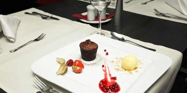 Luxusný Silvester v HOLIDAY INN Trnava s možnosťou zábavy v štýle LAS VEGAS, zvýhodnené podmienky pre deti!
