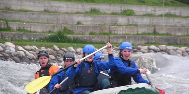 Rafting na umelom vodnom kanáli v Liptovskom Mikuláši s videozáznamom. Leto 2016!