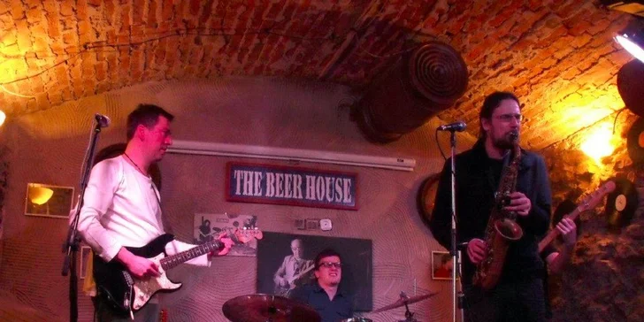 Vyberte si z 5 druhov pizze v Beer House alebo v Korze