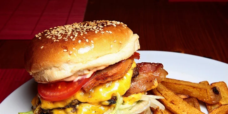 Najchutnejšie hamburgre v Starom Meste - v ponuke aj 800 g macek!
