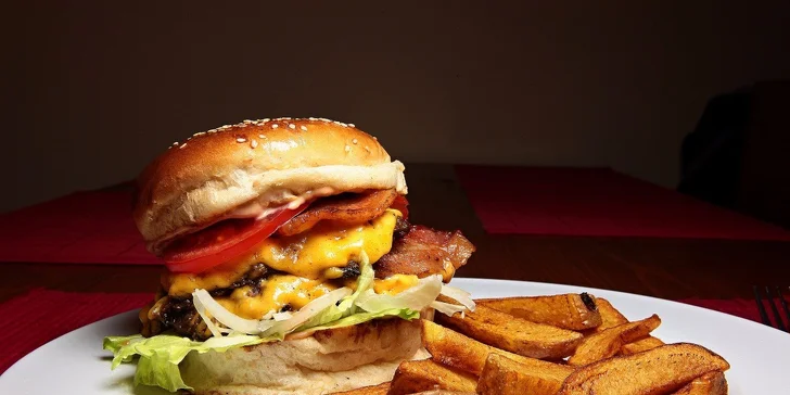 Najchutnejšie hamburgre v Starom Meste - v ponuke aj 800 g macek!