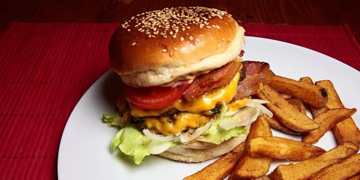 Najchutnejšie hamburgre v Starom Meste - v ponuke aj 800 g macek!