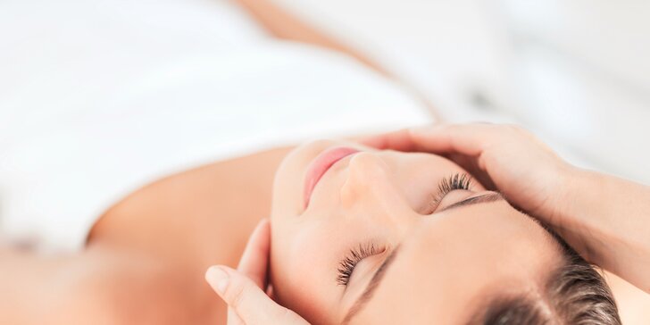 Aromaterapeutické ošetrenie tváre a relaxačná masáž rúk