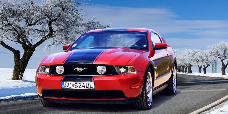 Vzrušujúca jazda na Forde Mustang GT
