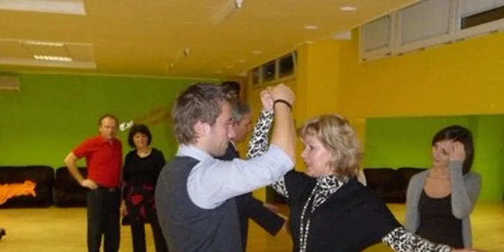 Roztancujte sa s profesionálnymi lektormi z Let´s Dance! Rýchlokurz spoločenských tancov na ples alebo kurz argentínskeho tanga