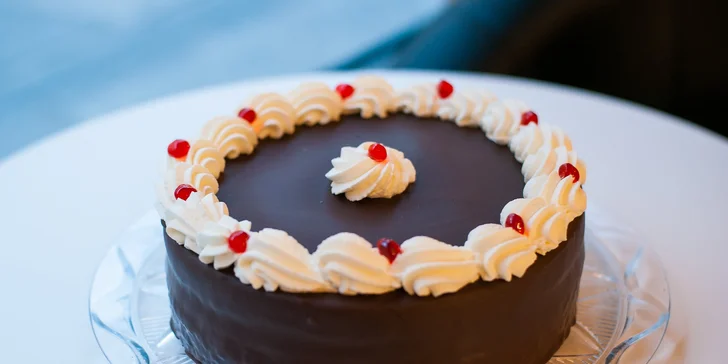 Výborné torty podľa vášho výberu: Sacher, Harlekýn, Jadranská alebo Ovocná