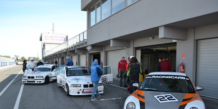 Zajazdite si na SLOVAKIA RINGU v Porsche 911 GT3 S2 alebo Porsche Cayman S