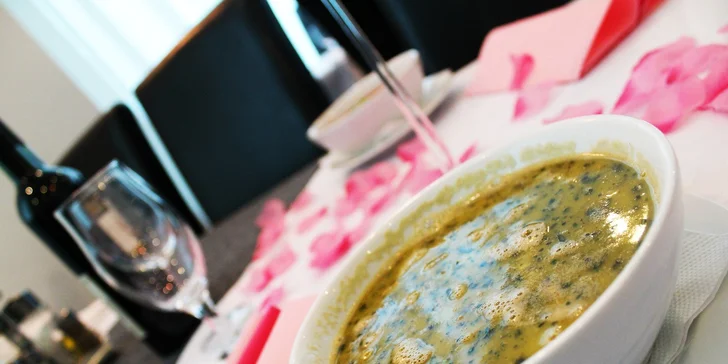 3-chodové menu pre 2 osoby s vínom podľa vlastného výberu