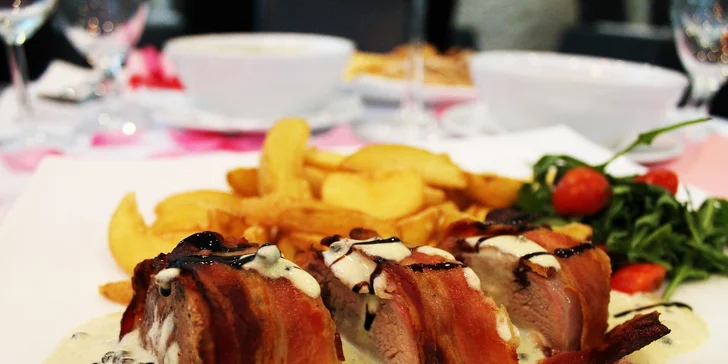 3-chodové menu pre 2 osoby s vínom podľa vlastného výberu