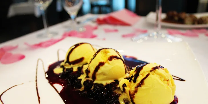 3-chodové menu pre 2 osoby s vínom podľa vlastného výberu