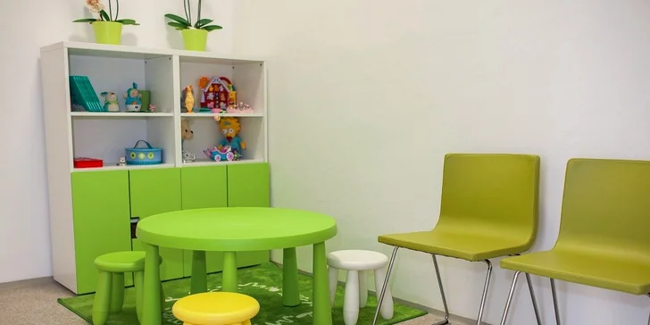 Dentálna hygiena a bielenie zubov lampou Zoom! Ako darček medzizubná kefka! Využitie až na 4 pobočkách v Bratislave a okolí