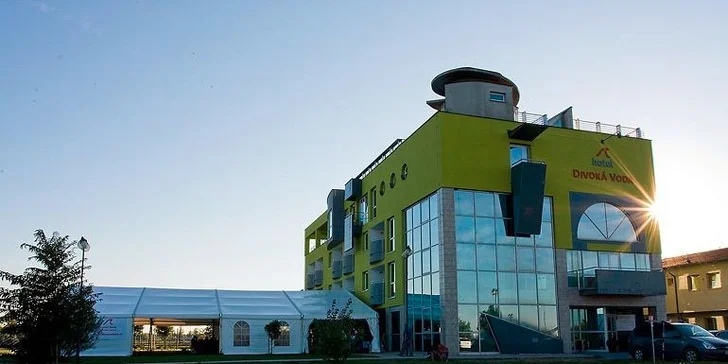 Valentínsky pobyt s gurmánskym romantickým menu a privátnym wellness, pár minút od centra Bratislavy!
