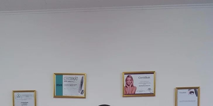 Omladzujúca mezoterapia kyselinou hyalurónovou