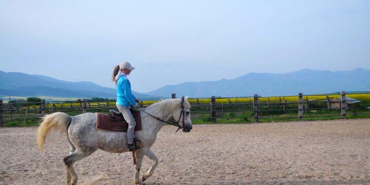 Doprajte si relax v nádhernej prírode, v kľude a pohode na Ranchi Amadeus, aj vodením na koni! 2 deti do 10 rokov ubytovanie zadarmo!