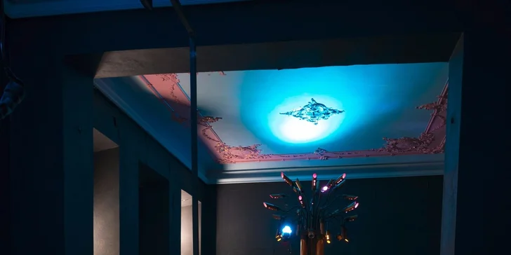 Vstupy do Imaginária, zrkadlového labyrintu a kaleidoskopického kina