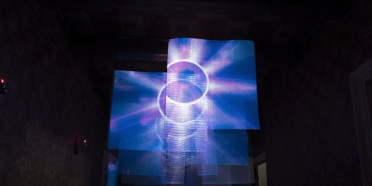 Vstupy do Imaginária, zrkadlového labyrintu a kaleidoskopického kina