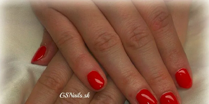 Oživte svoje ruky so Shellac manikúrou