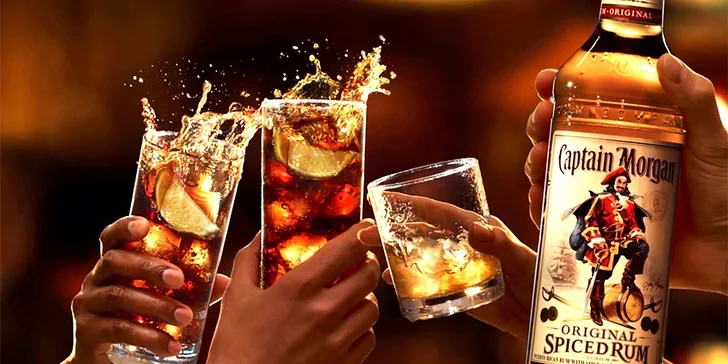 Tatranský čaj, varené vínko alebo Captain Morgan - zohrejte sa v La Strada caffe