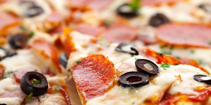 XL Pizza podľa vášho výberu vo WELL DONE restaurant & drink
