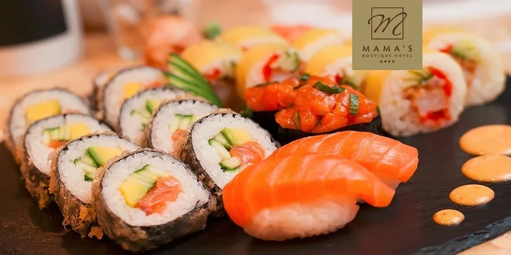 Sushi set s krevetou a lososom v Mama's Panasion restaurant