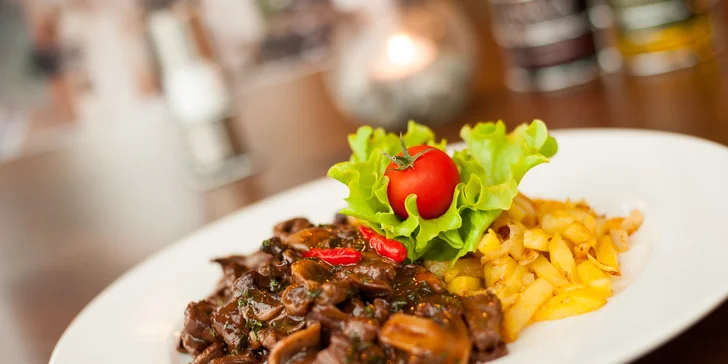 Pikantné hovädzie kúsky alebo jelení steak