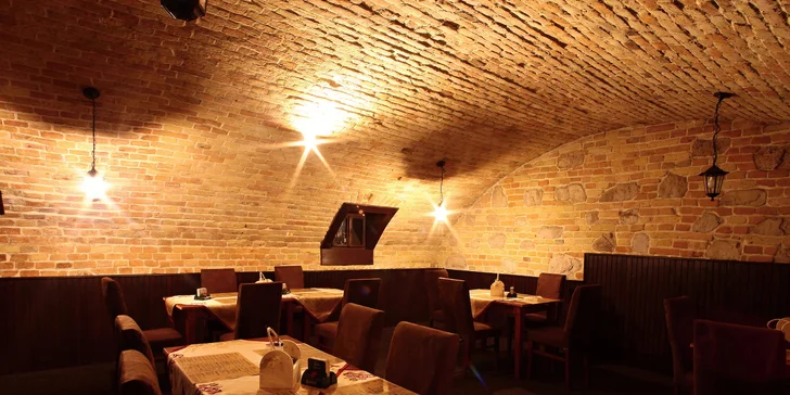 Hovädzí steak zo sviečkovice U Sokola s prílohou a omáčkou podľa výberu