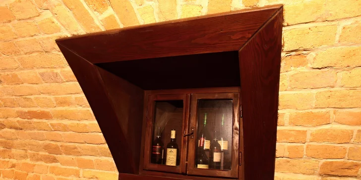 Hovädzí steak zo sviečkovice U Sokola s prílohou a omáčkou podľa výberu