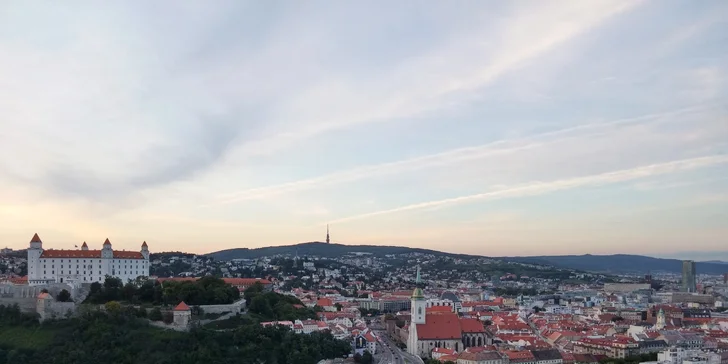 Najkrajší pohľad na Bratislavu z exkluzívnej vyhliadkovej veže UFO watch.taste.groove.