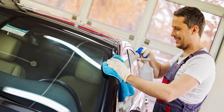 Kompletné ručné umytie interiéru a exteriéru auta alebo leštenie laku
