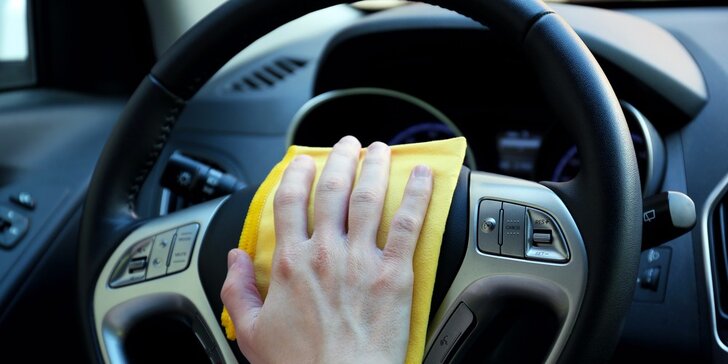 Kompletné ručné umytie auta s tepovaním, voskovaním